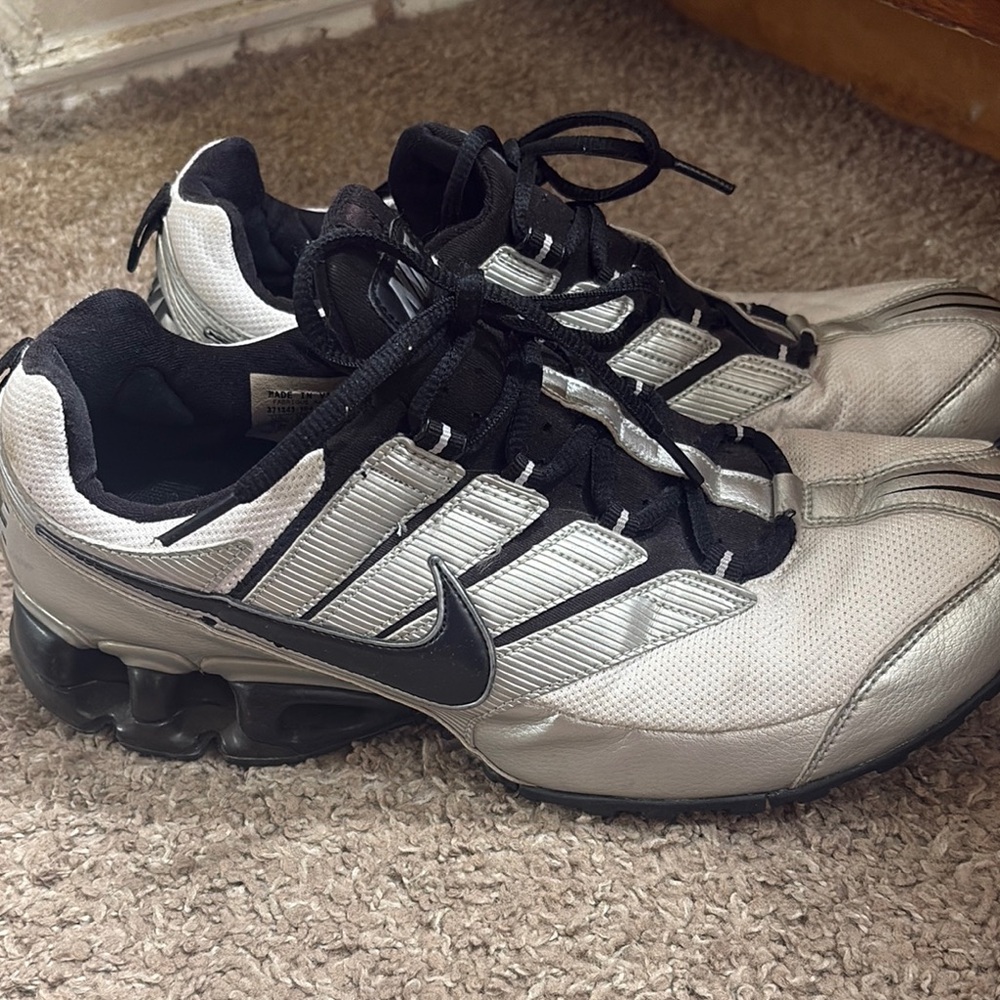 Nike Men's Silver and Black Athletic Shoes
